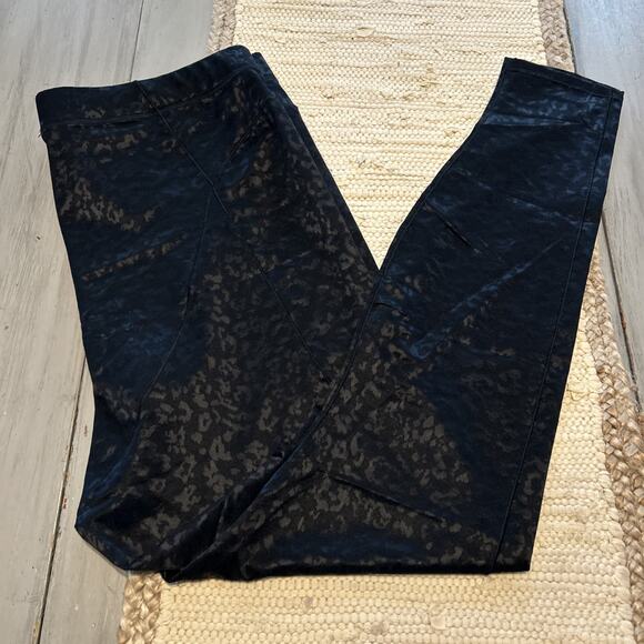 Fabletics Black High Waisted Leopard Mesh Leggings Sz XXL Sheer - Picture 1 of 10